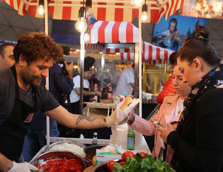 İstanbul’un sokak lezzetleri Kanyon’da buluşuyor