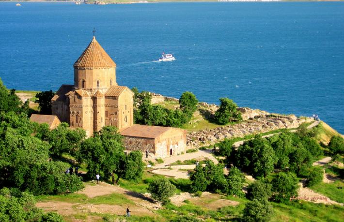 Akdamar Kilisesi'nde 3 yıl sonra ayin heyecanı