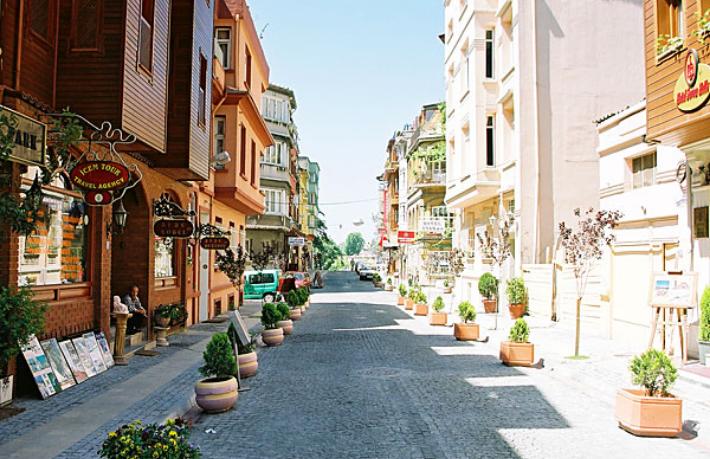 Sultanahmet otelleri banka müdürlerinin kıskacında