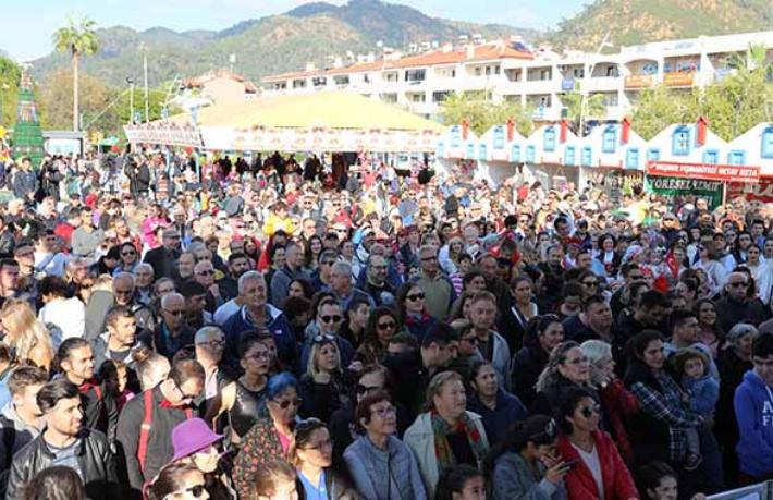 Marmaris'te bir aylık yeni yıl festivali başladı