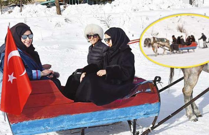 Arap turist kayağı keşfetti