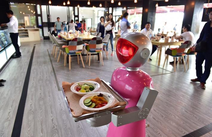 Turizmde insanın yerini robotlar dolduramaz