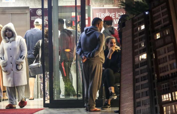 İstanbul'da 24 saatte ikinci otel yangını
