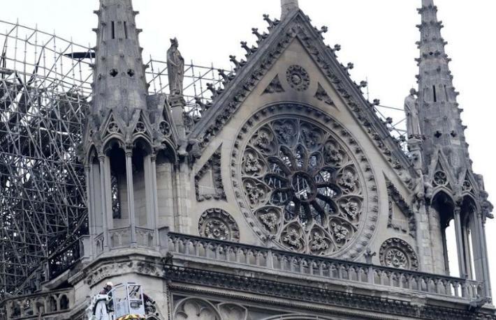 Air France'tan 'Notre Dame' jesti 
