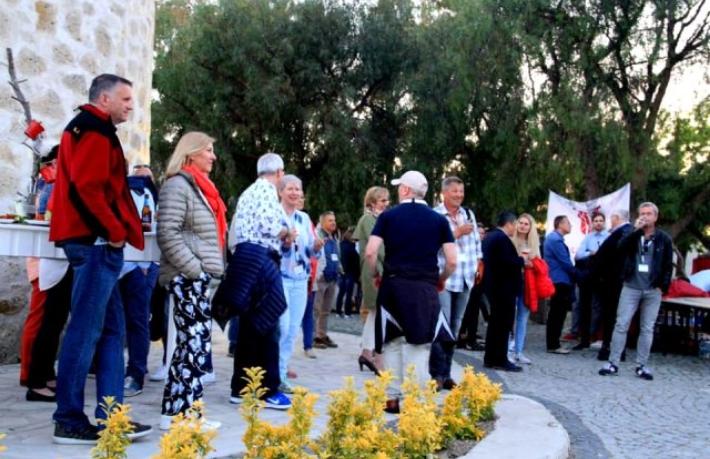 160 Alman tur operatöründen Çeşme çıkarması