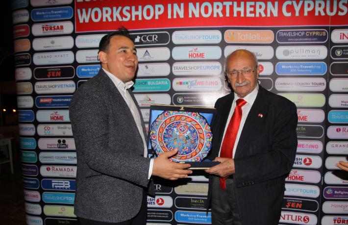 Halil Tuncer'e "Turizme Hizmet" Plaketi