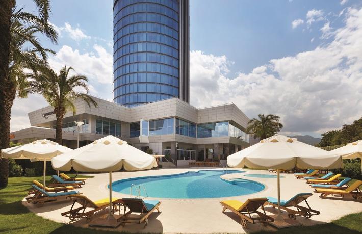 Huzurlu bayramın adresi Wyndham Grand İzmir Özdilek