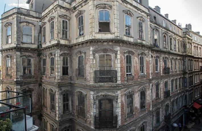 Tarihi Barnathan Apartmanı beş yıldızlı otel olacak