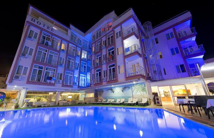 Lara World Hotel’de tatil bitmez