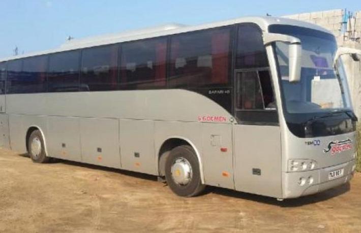 Rumlar turist taşıyan Türk otobüsünü taşladı