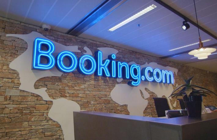 Booking'e bir darbe de İtalya'dan