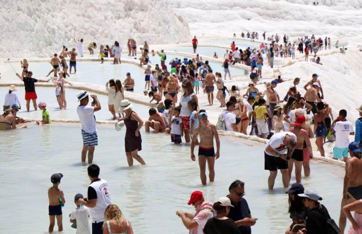 Pamukkale tarihinde ilk kez zirveye oynuyor