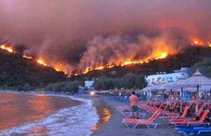 Yangın nedeniyle 5 otel tahliye edildi