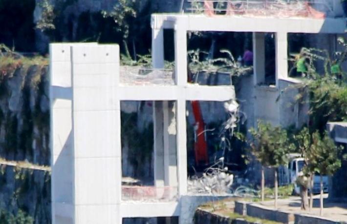 15 günde yıkılamayan asansörü, Bakanlık 2 günde yıktı