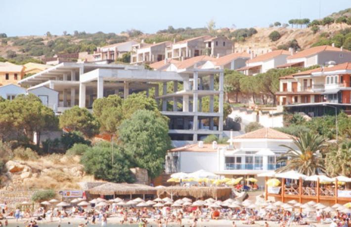 Çeşme'ye neden kimse dokunmuyor?