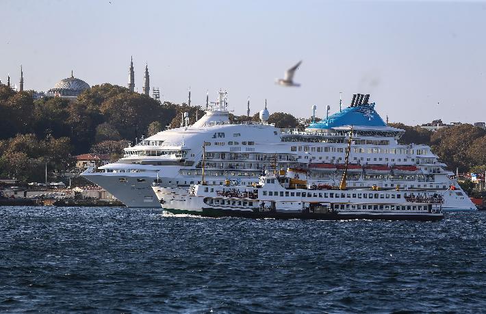 Celestyal Crystal'den her çarşamba İstanbul çıkıştı tur