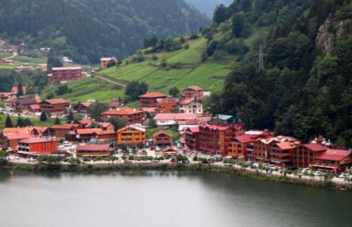 Uzungöl'de yıkımdan tıraşa dönüldü