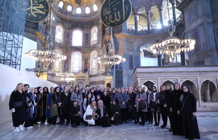 Vali Yerlikaya'nın eşinden tanıtım gezisi