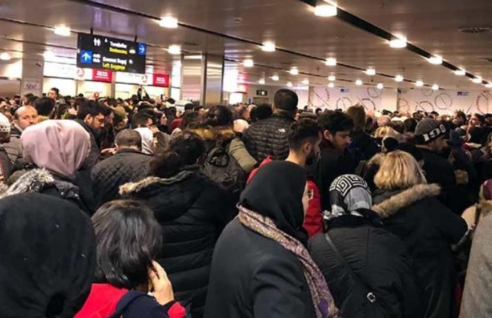 İstanbul'da hava ulaşımı çöktü