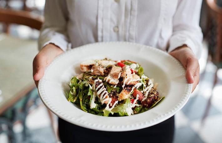 Servis elemanları bahşiş kültürünün yok olmasından şikayetçi