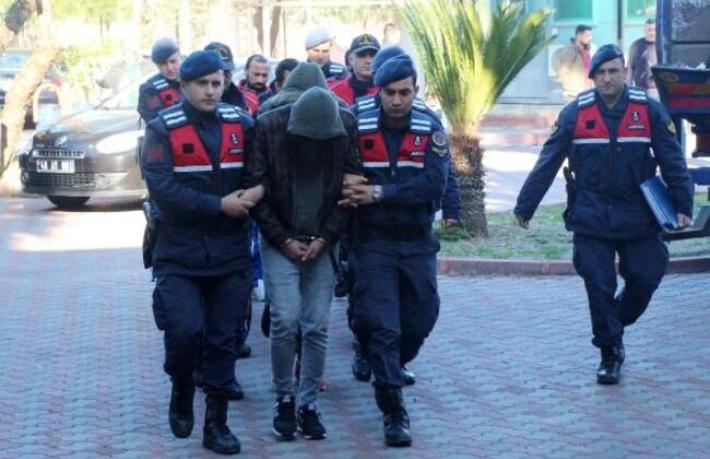 Oteller boşaldı meydan onlara kaldı