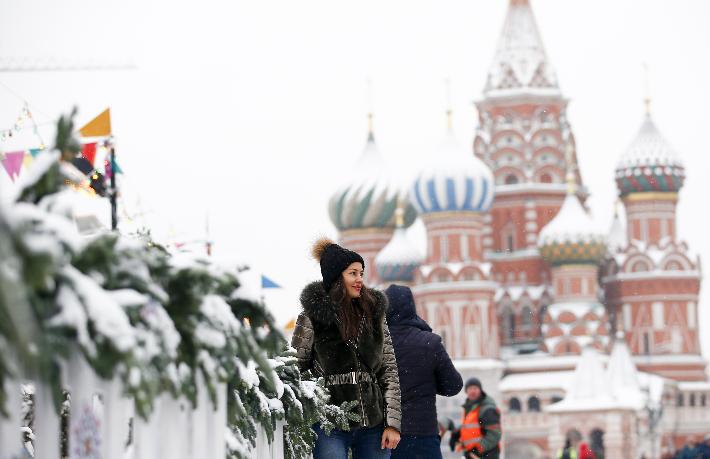 Rusya turist vizesini 6 aya çıkarıyor