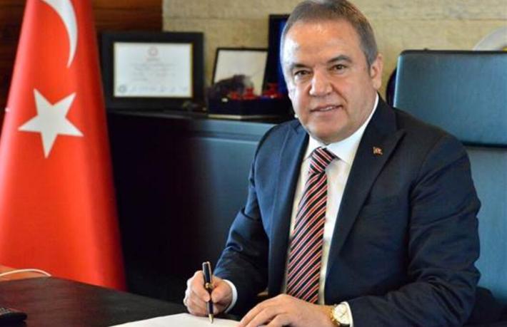 Muhittin Böcek Konaklama Vergisi'nin peşini bırakmıyor