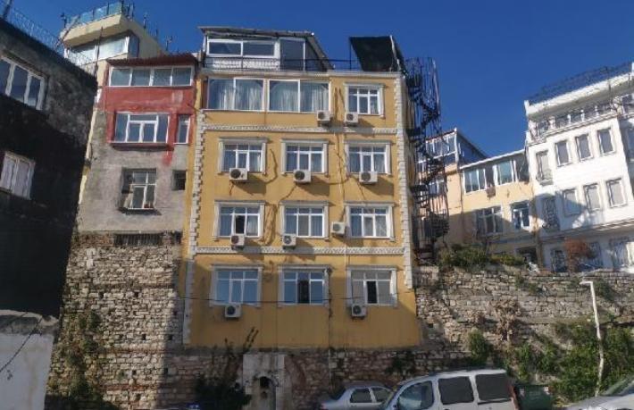 Fatih'teki o otel yıkılıyor