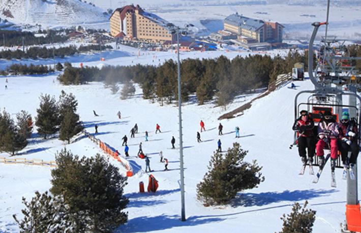 Palandöken'de pistler onları arıyor