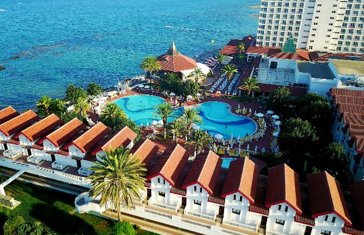 Kıbrıs'ın ünlü oteli karantinaya alındı
