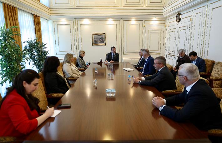 İBB Başkanı İmamoğlu turizmcilerle buluştu