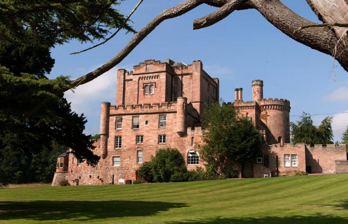 Konaklamak için paradan çok cesaret isteyen oteller