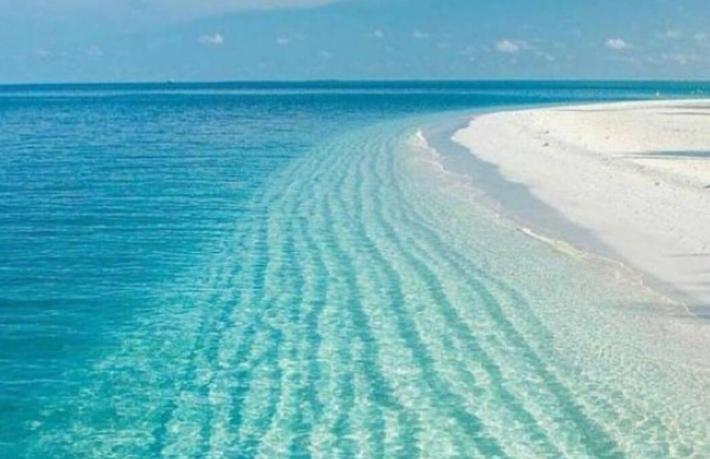 Salda Gölü’ne kazmayı vurdular!