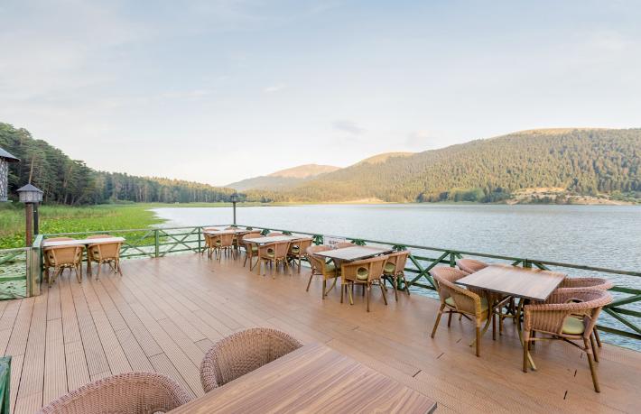 Bir pazar, öğleden sonra… Otel boşalmış...