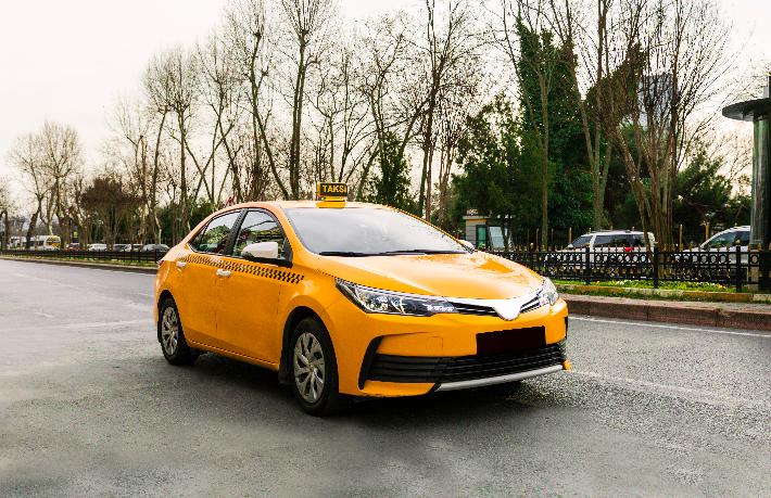 UBER’den sağlık çalışanlarına ücretsiz taksi hizmeti