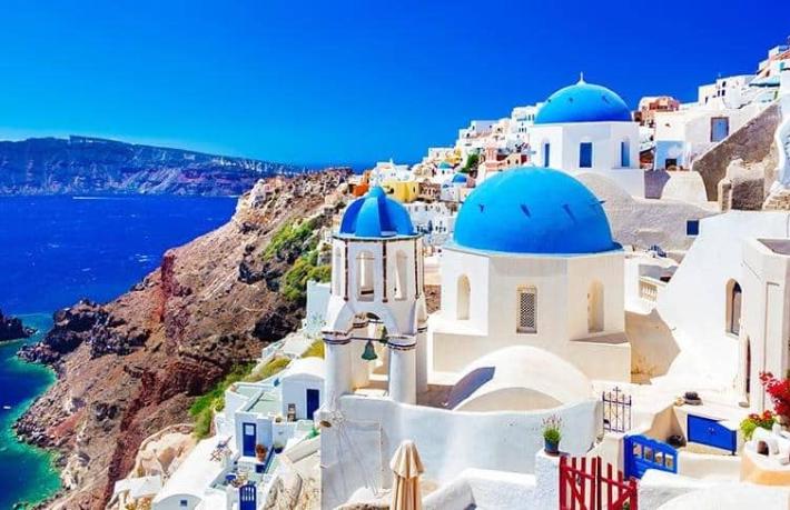 Komşu, otelleri açacağı tarihi açıkladı