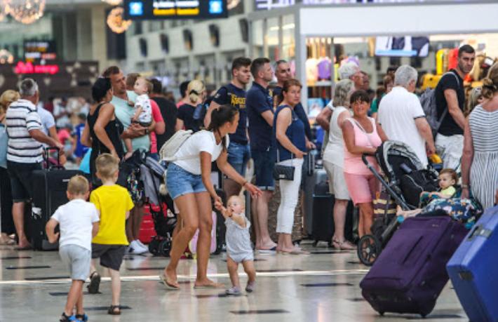 Bakanlık açıkladı… Turist sayısı yüzde 64 azaldı