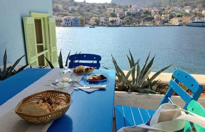 Komşu'da 'kriz bekleniyor' otellerin yüzde 20'si açıldı