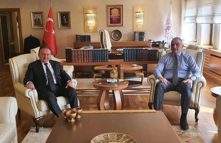 Türkiye yurt dışından gelenlere karantinayı kaldırdı