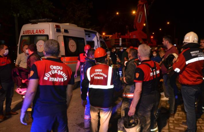 Otel inşaatında göçük... Ölü ve yaralılar var