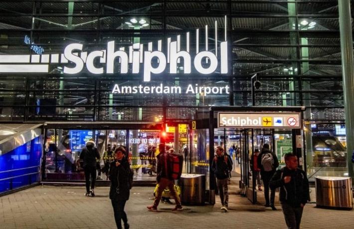 Hollanda yurtdışına tatile gidenleri geri getirmeyecek