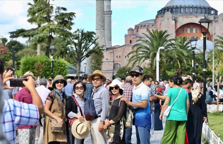 Turist sayısı Mayıs'ta yüzde 99.26 azaldı
