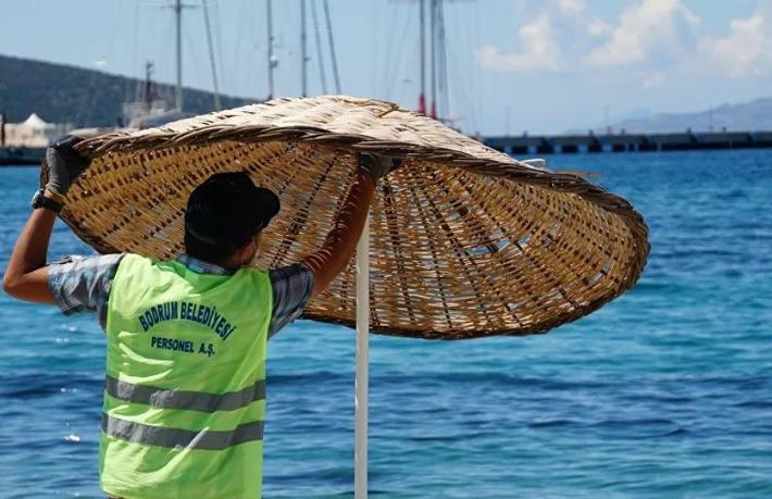 Denizin içinde locanın bedeli 3 bin TL!