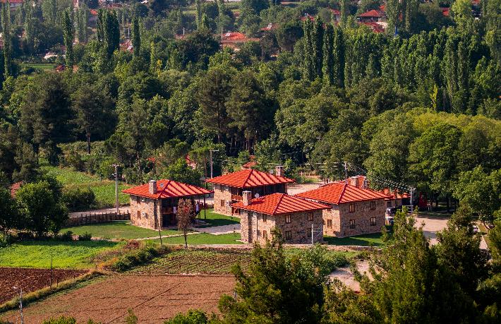 Beyağaç Hanay Evleri yayla turizminin gözdesi oldu