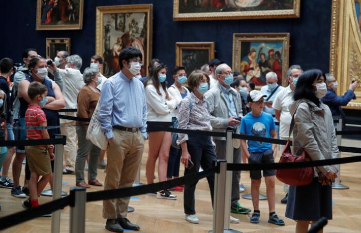 Louvre Müzesi 3 ay sonra yeniden açıldı