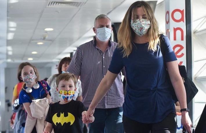 İlk İngiliz turistler Antalya’ya geldi