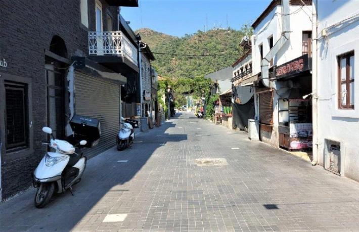 Ruhsatında 'bar' yazan işletmeyi açamıyor