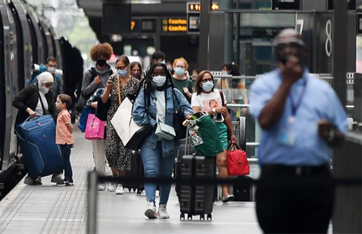 160 bin İngiliz turist Fransa'dan ayrıldı