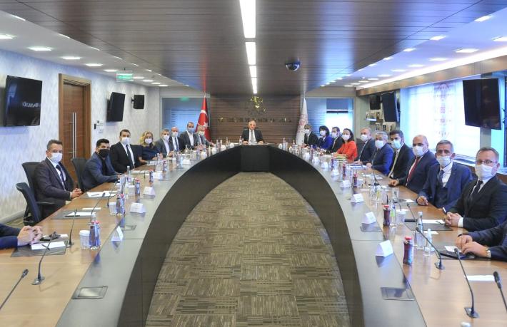 Sektörünün en büyük sorunu TÜRSAB’ı yok sayan Ersoy