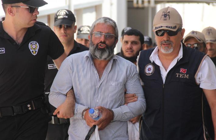 Yakalanmasalardı turist kafilesi kaçıracaklardı